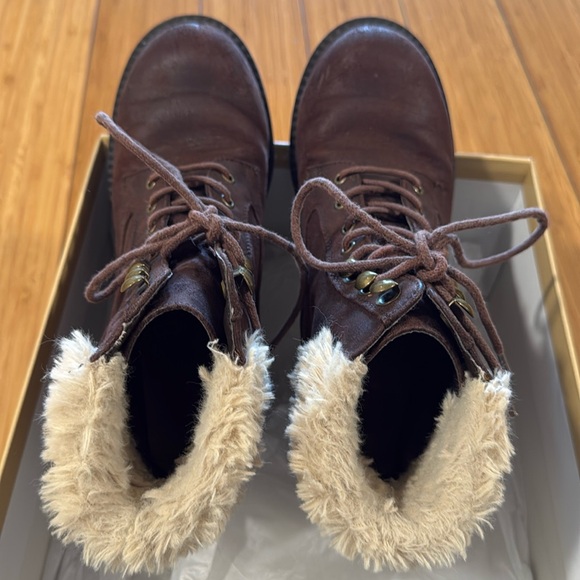 WOMEN'S LACE UP BOOTS - Picture 3 of 6